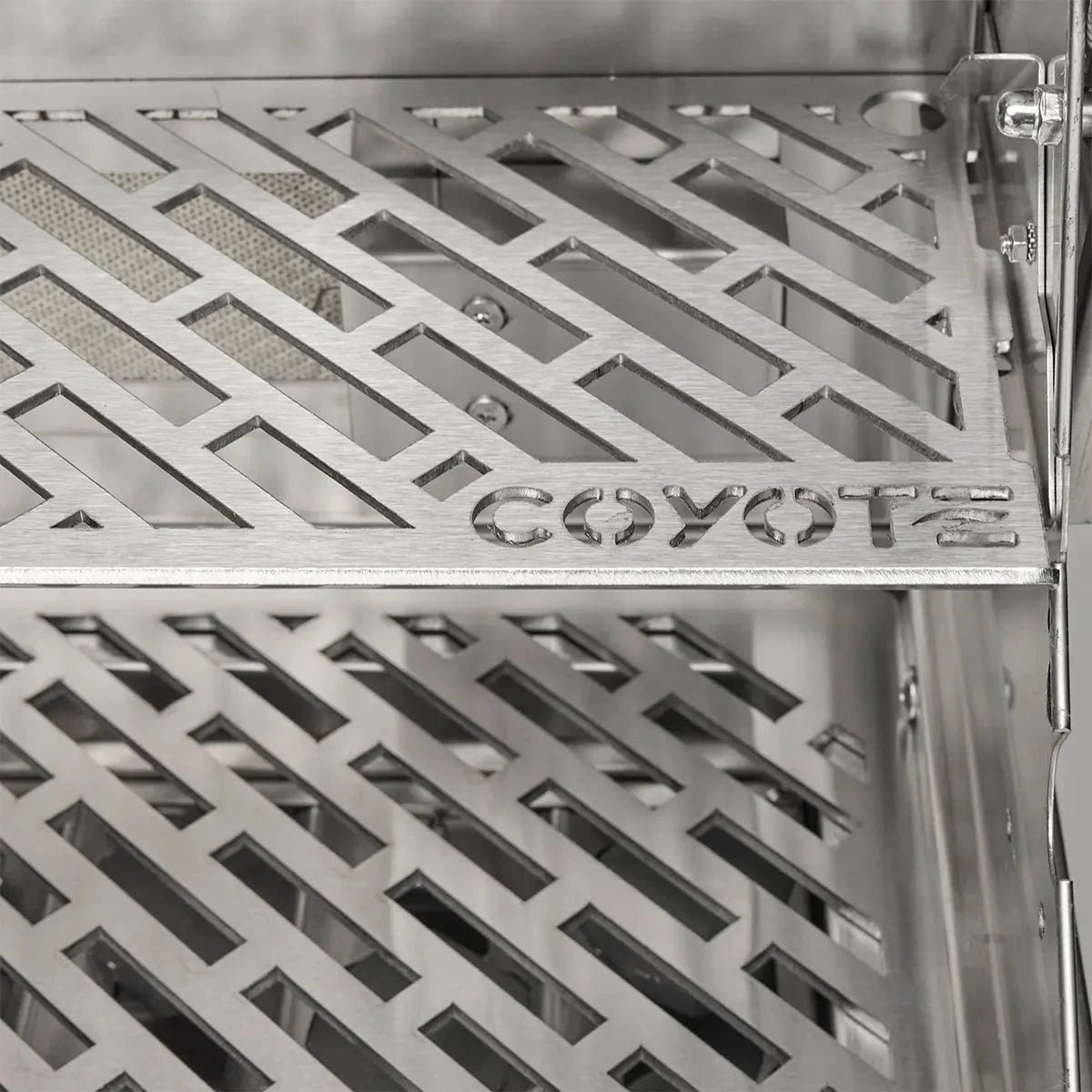 coyote-cl-series-built-in-gas-grill-outdoor-grill-1194269742.jpg